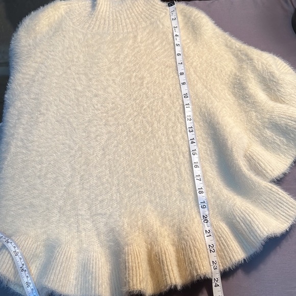 Anthropologie Akemi + Kin Falling Snow Poncho Sweater - Picture 7 of 8